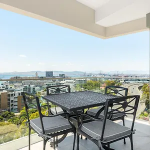 https://point-break-luxury-apartments.hotels-capetown.com