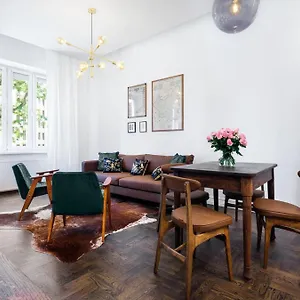 https://tyzenhauz-apartments-wawel.krakowhotelspoland.com